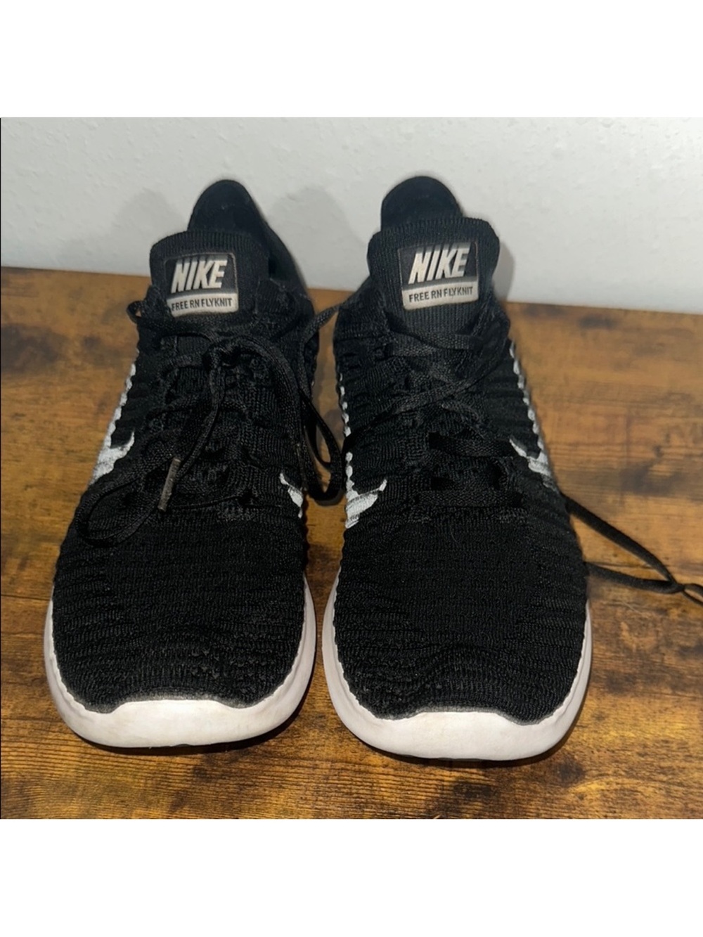 🔥RARE Nike Black and White Flyknit Running Sneakers